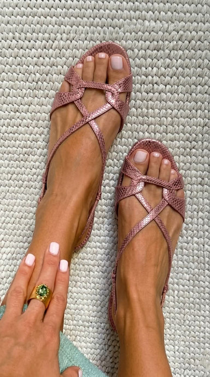Sandali bassi color bronzo slingback, punta aperta, stampa pitonata
