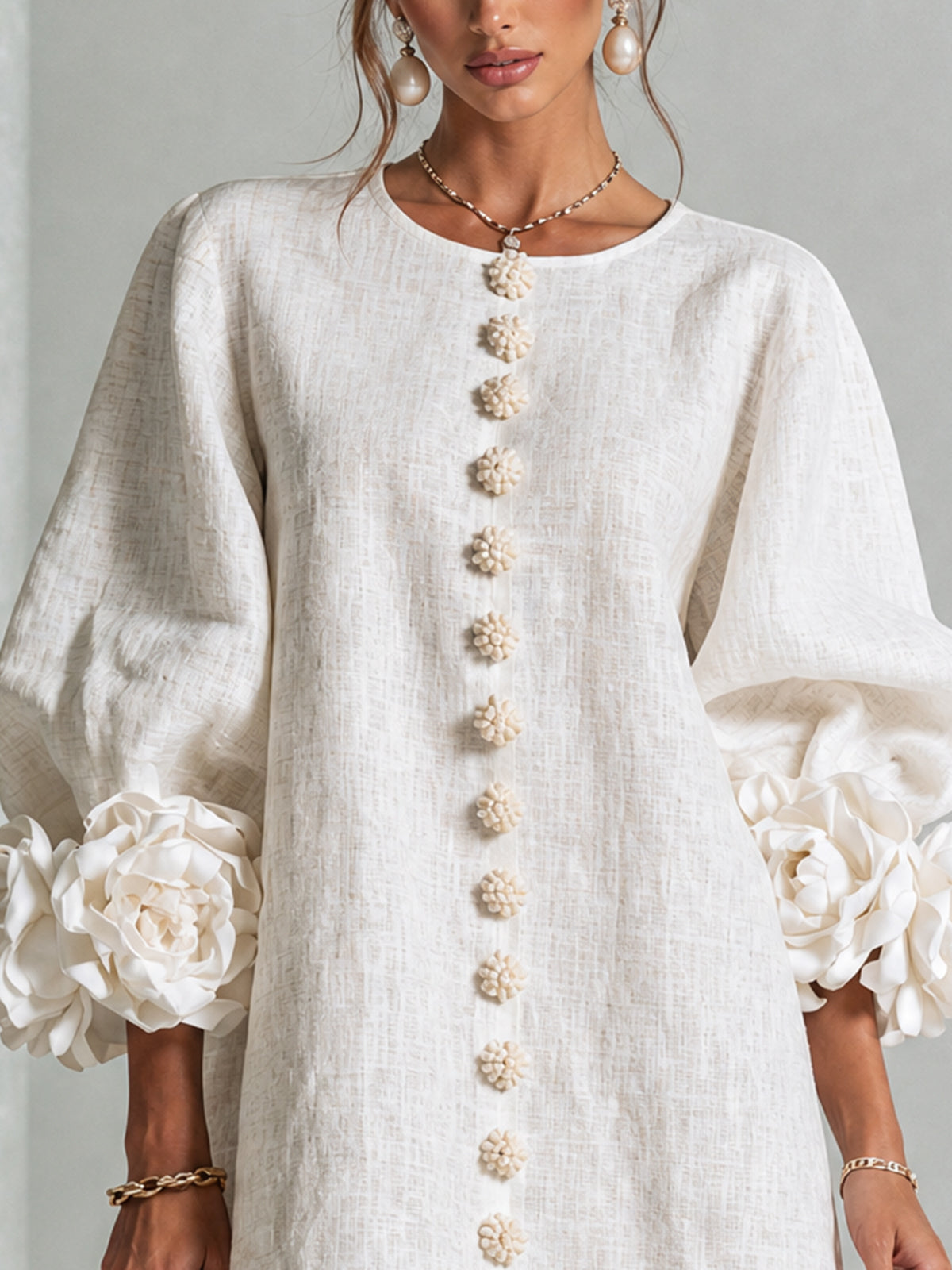 Ana - Vestito corto con polsini floreali
