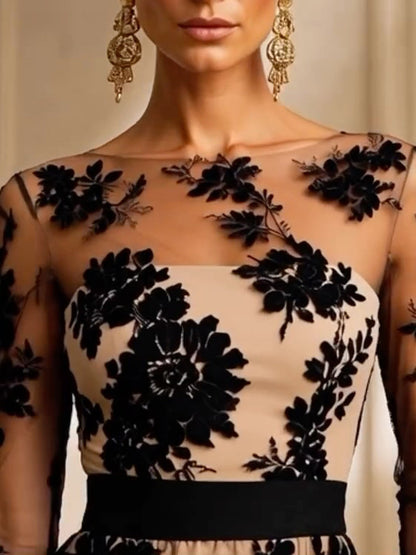 Claudia - Elegante abito in pizzo floreale